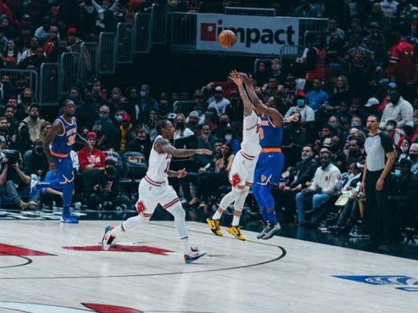 New York Knicks berhasil berikan kekalahan pertama untuk Chicago Bulls.