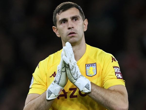 Martinez Bisa Bermain Bagi Aston Villa Meski Ada Masalah Keluarga