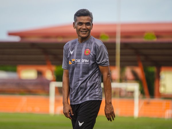 Hendri Susilo resmi ditunjuk sebagai Pelatih Semen Padang FC untuk putaran kedua Liga 2 2021