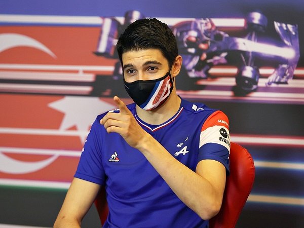 Esteban Ocon keluhkan kondisi trek COTA yang mengkhawatirkan.