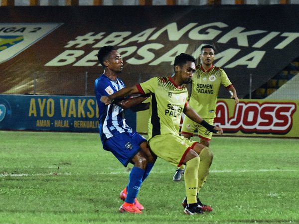 Laga PSPS Riau kontra Semen Padang FC