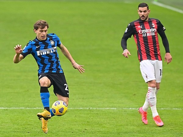 Inter Milan berhadapan dengan AC Milan dalam laga Derby della Madoninna jilid pertama musim ini.