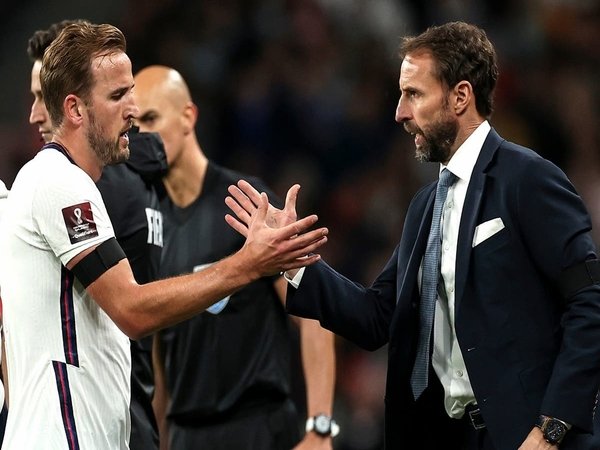 Gareth Southgate optimis bahwa Harry Kane bisa kembali ke performa terbaiknya di bawah asuhan Antonio Conte / via Getty Images