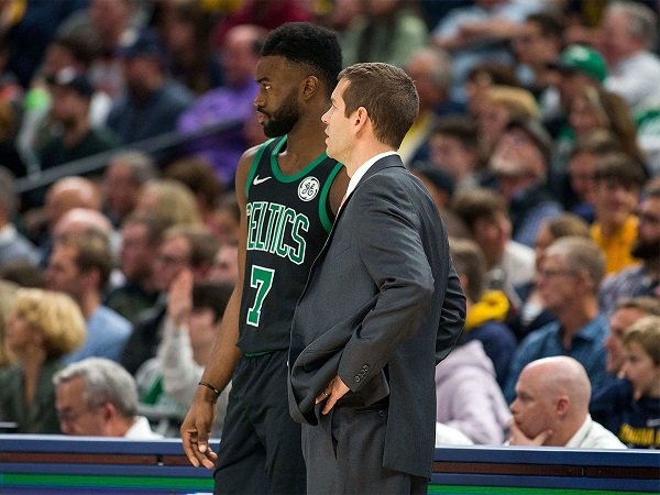 Brad Stevens tepis rumor bakal tukar Jaylen Brown dengan Ben Simmons.