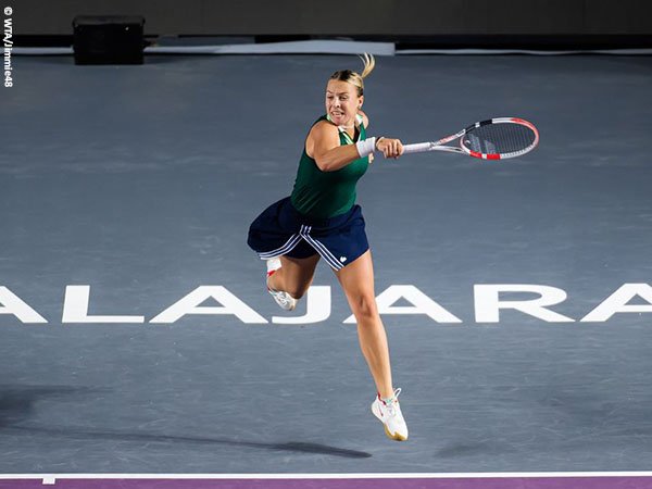 Anett Kontaveit hentikan langkah Maria Sakkari di WTA Finals 2021