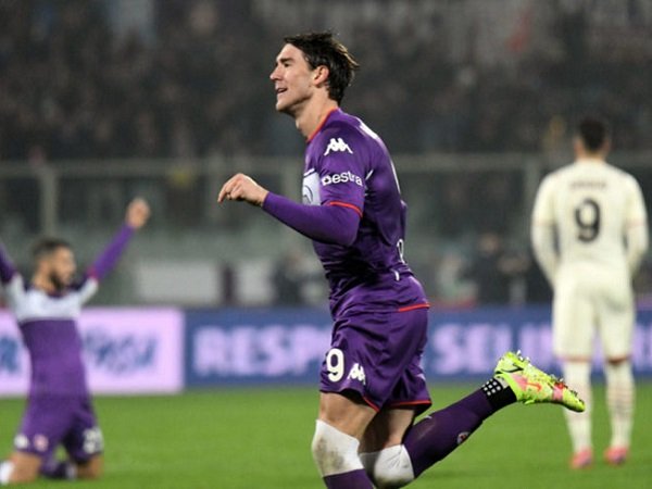 Dusan Vlahovic beri indikasi ingin bertahan di Fiorentina.