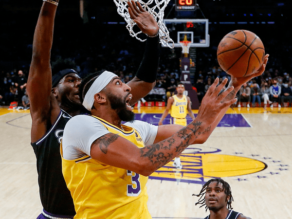 Anthony Davis frustasi Lakers lengah ketika berjumpa Kings.