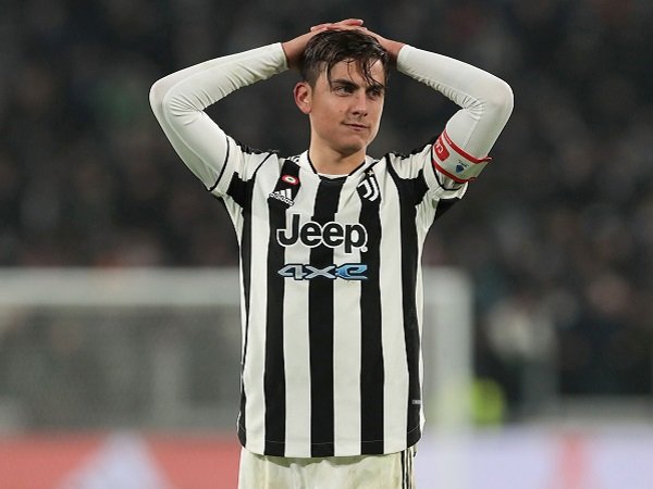 Hanya lima pemain Juventus yang berani meminta maaf kepada fans seusai laga.