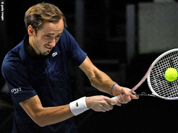 Daniil Medvedev pupuskan harapan Pablo Carreno Busta di Davis Cup Finals 2021