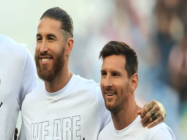 Sergio Ramos menjagokan Lionel Messi untuk memenangkan penghargaan Ballon d'Or tahun ini / via AFP