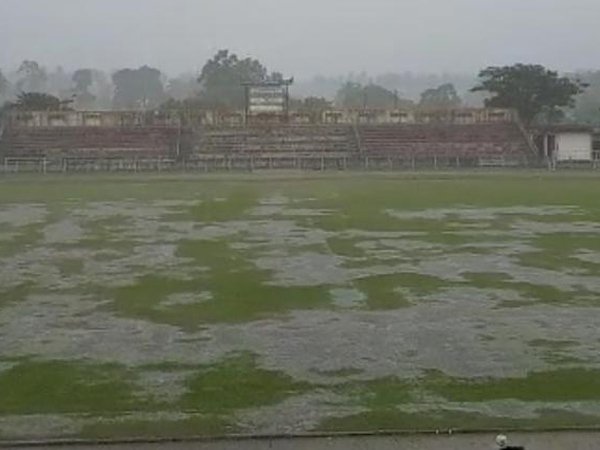 Kondisi lapangan Stadion Bukik Bunian, Kecamatan Lubuk Basung, Kabupaten Agam yang sedianya jadi venue semifinal Liga 3