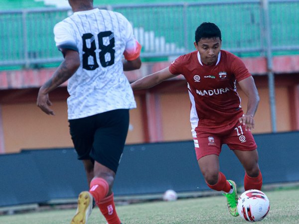 Bek muda Fadillah Nur Rahman kembali bergabung dengan Madura United