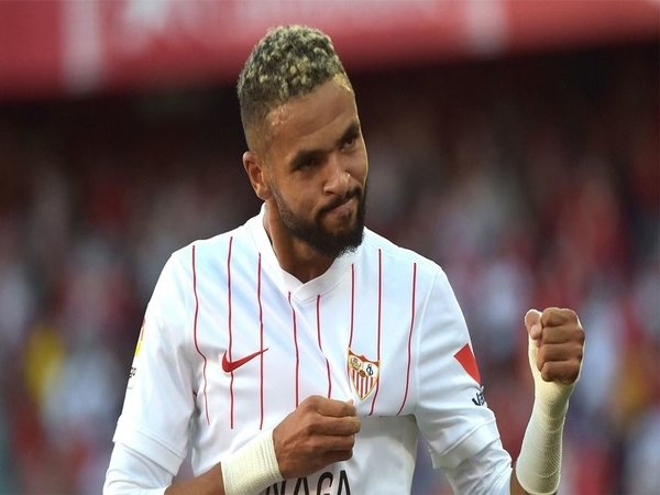 Striker milik Sevilla yaitu Youssef En-Nesyri, dilaporkan masuk dalam radar Arsenal di bursa transfer Januari / via Getty Images