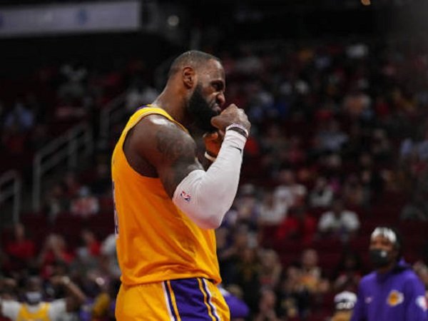 LeBron bantu Los Angeles Lakers permalukan Houston Rockets.