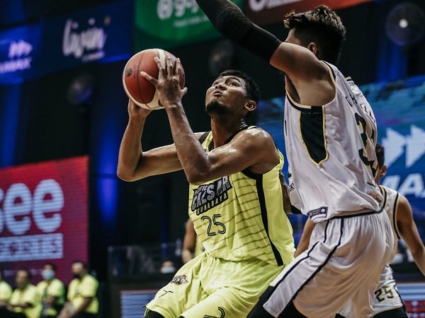 Bos Pacific Caesar Surabaya murka karena pemainnya terlibat skandal pengaturan skor.