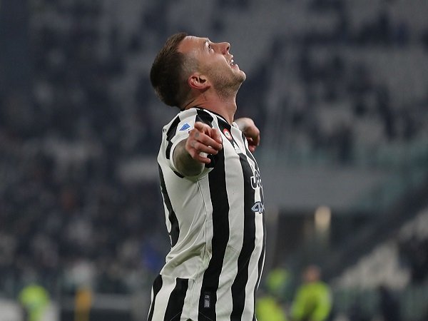 Juventus minta Federico Bernardeschi potong gaji untuk perbarui kontraknya.