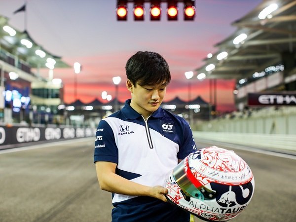 Yuki Tsunoda pasang target untuk kalahkan Pierre Gasly di F1 2022.