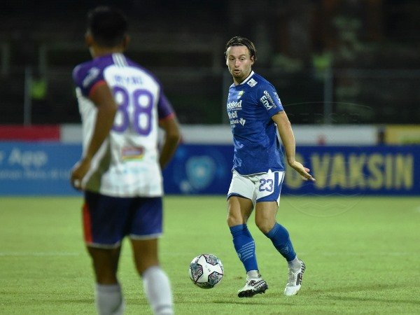 Persib akan tampil tanpa Marc Klok ketika menghadapi Bali United