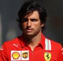 Carlos Sainz Yakin Ferrari Bisa Ikut Bersaing Perebutkan Gelar Juara  