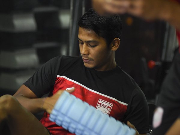 Bek sayap Borneo FC, Leo Guntara