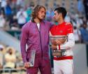 Stefanos Tsitsipas Buka Suara Tentang Pelanggaran Novak Djokovic