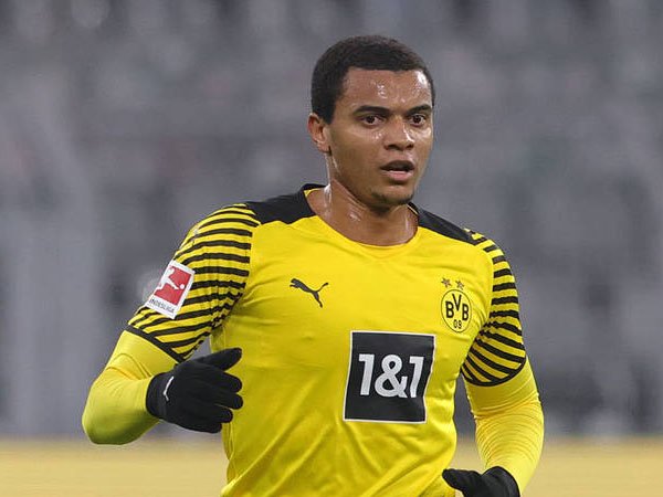 Borussia Dortmund siap tawarkan Manuel Akanji perpanjangan kontrak