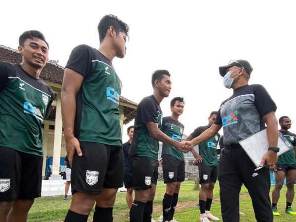 Pelatih Borneo FC, Fakhri Husaini