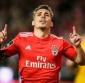 Barcelona Pertimbangkan Rekrut Kembali Alex Grimaldo dari Benfica