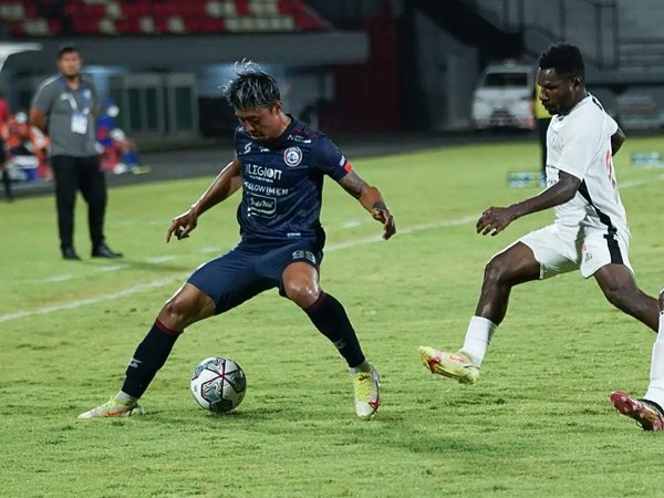 Arema FC sukses menaklukkan Persipura Jayapura dengan skor 1-0
