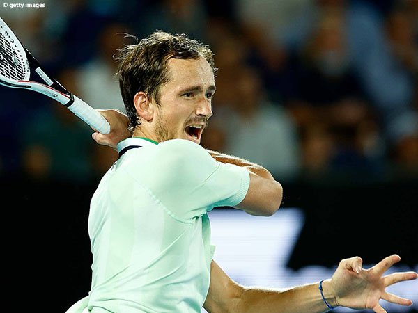 Daniil Medvedev halangi jalan Stefanos Tsitsipas menuju final Australian Open 2022