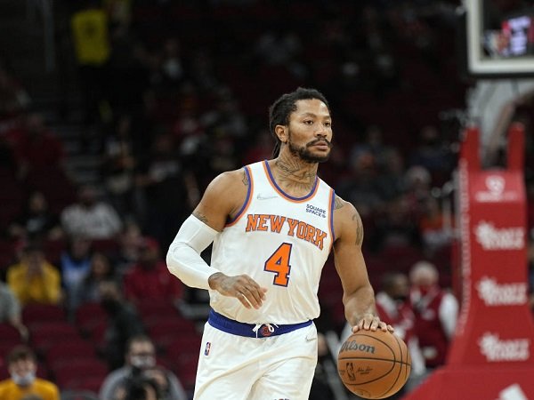 Derrick Rose diprediksi sudah bisa bermain di paruh kedua musim.