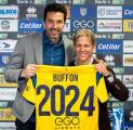 Gianluigi Buffon Resmi Perpanjang Kontrak dengan Parma Hingga 2024