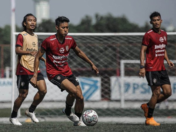 Pemain bertahan Bali United, Andhika Wijaya