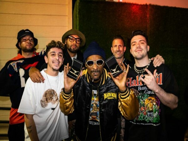 Snoop Dogg Resmi Gabung FaZe Clan Sebagai Konten Kreator & Talent