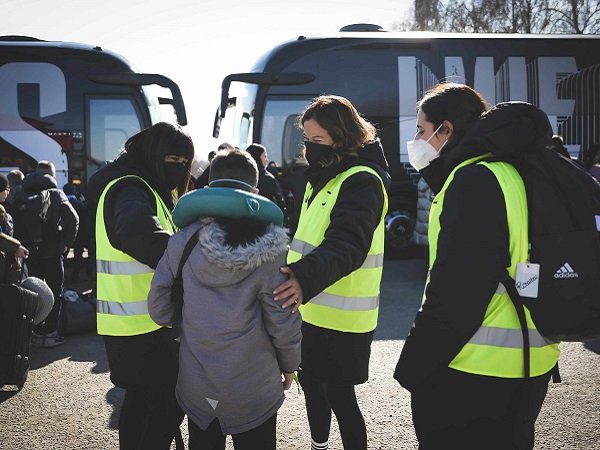 Juventus bantu selamatkan 80 orang pengungsi Ukraina.