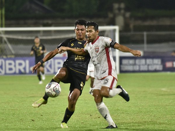 Laga Arema FC kontra Borneo FC