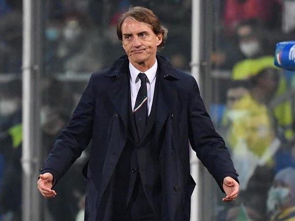 Roberto Mancini bakal bertahan di timnas Italia.