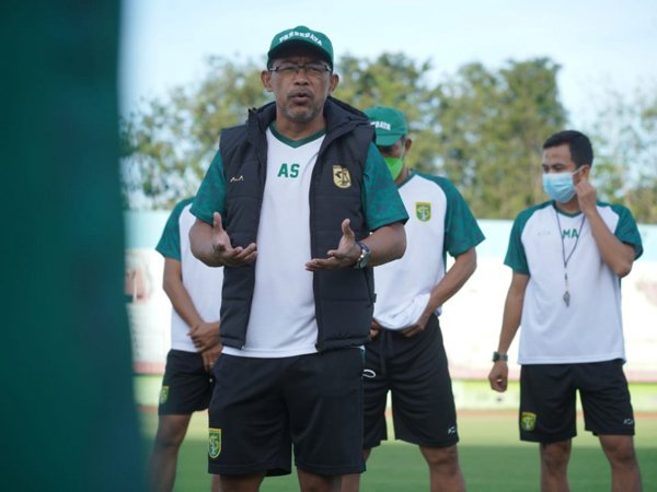 Pelatih Persebaya Surabaya sabet penghargaan pelatih terbaik