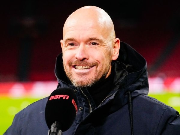 Paul Merson meyakini bahwa MU mengambil resiko besar jika mempekerjakan Erik ten Hag