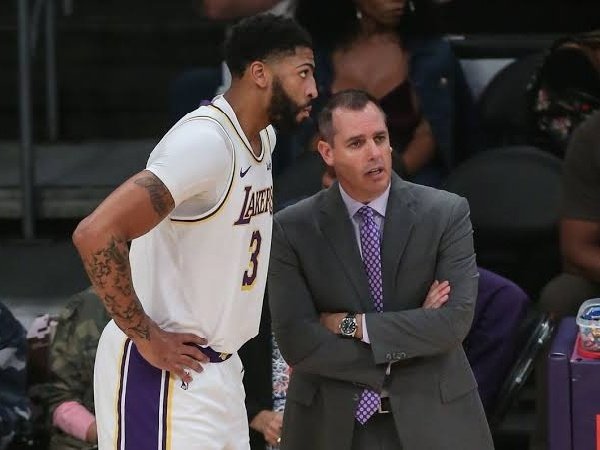 Los Angeles Lakers putuskan berpisah dengan Frank Vogel.