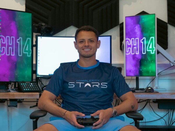 Javier "Chicharito" Hernández Menjadi Member Baru Program Complexity Stars