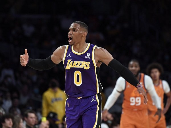 Russell Westbrook tampak memberi klu akan hengkang dari Lakers.