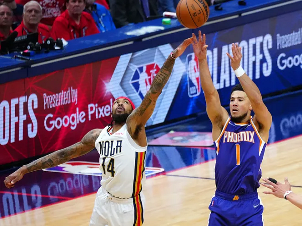 Phoenix Suns buat New Orleans Pelicans angkat koper dari babak playoff.