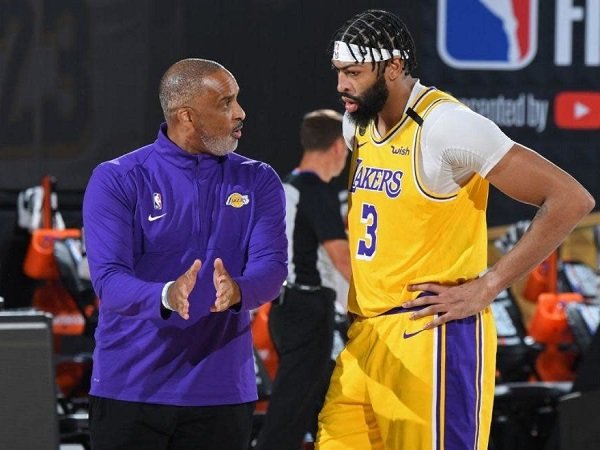 Phil Handy siap jika memang ditunjuk jadi nahkoda baru Lakers.