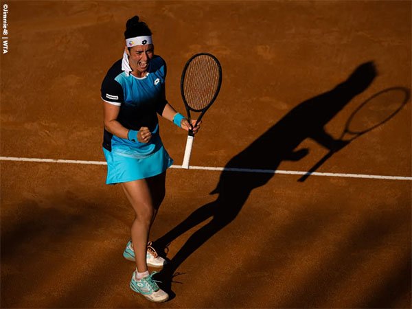 Maria Sakkari tak kuasa tahan laju Ons Jabeur ke semifinal di Roma