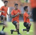 Tim Pelatih Borneo FC Kombinasikan Latihan Fisik dan Strategi 
