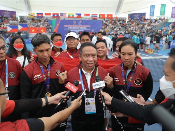 Menpora RI, Zainudin Amali mengapresiasi keberhasilan Indonesia bertengger di posisi tiga besar klasemen sementara Sea Games
