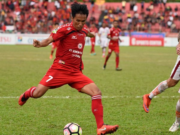 Rudi jadi salah satu pemain yang kontraknya resmi diperpanjang Semen Padang FC