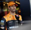 Dikritik Bos McLaren, Daniel Ricciardo Tak Mau Ambil Pusing