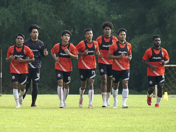 Latihan skuat Persija Jakarta dalam persiapan menghadapi Liga 1